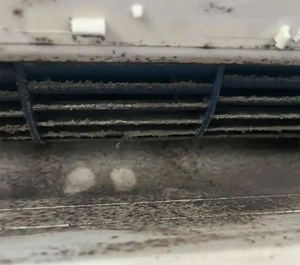 钢城空调吹的风有股烧焦味是怎么回事